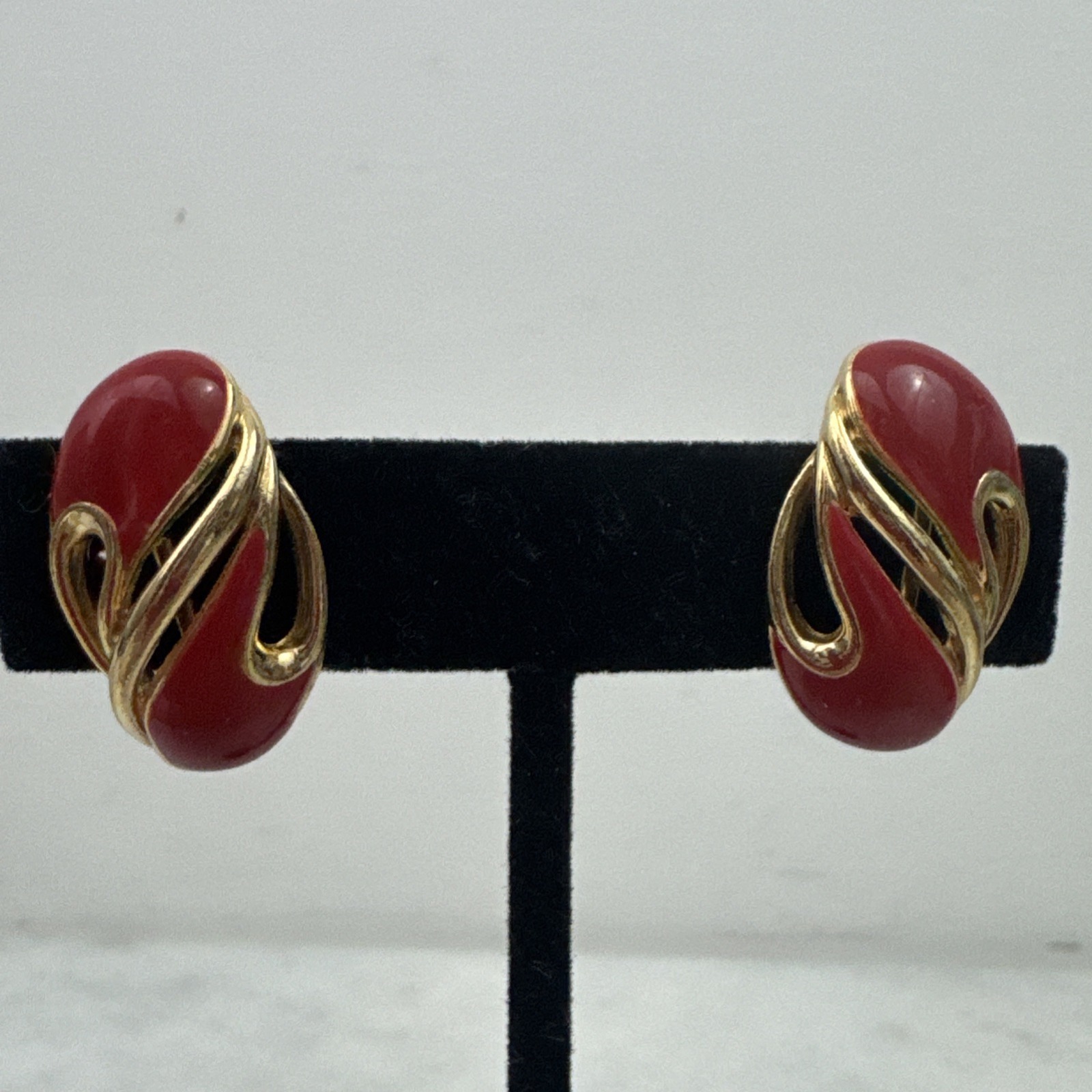 Vintage Gold Tone Red Enamel Clip-On Earrings 1 Inch Diameter